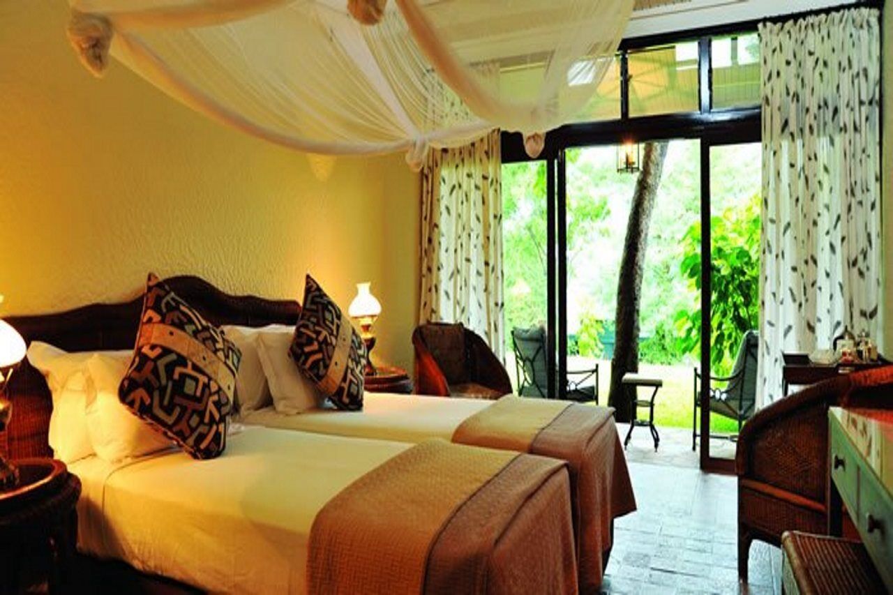 Bumi Hills Safari Lodge Екстериор снимка